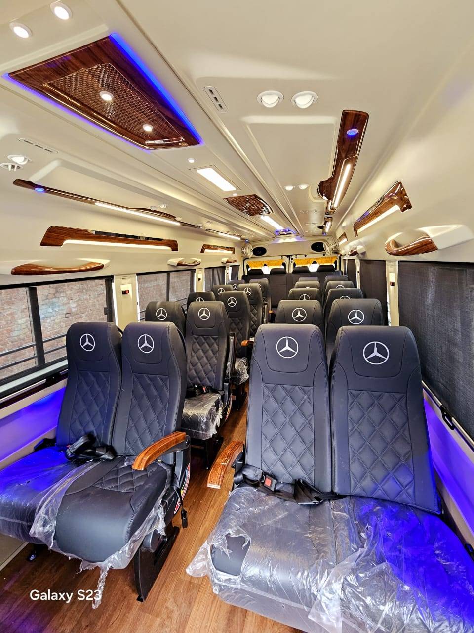 Prisha Travels 12 15 16 Seater Luxury Tempo Traveller Hire in Delhi, Tempo Traveller on Rent in Delhi, near Shubham medical, Block J, New Seemapuri, Dilshad Colony, Delhi, India