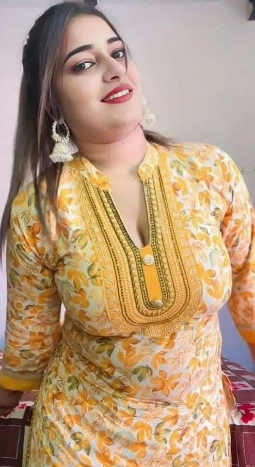 Vip Call Girls in New Friends Colony ꧁❤ 9958O*18831❤✔️