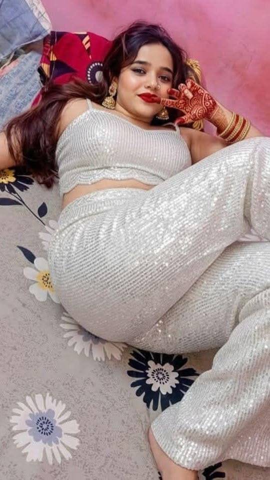 Call Girls Near Lemon Tree Hotel Gurgaon 9958626694