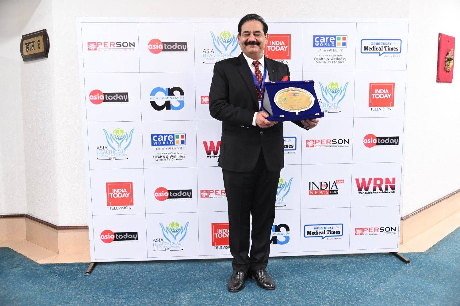 Best Robotic Total Knee Replacement Surgeon in Delhi