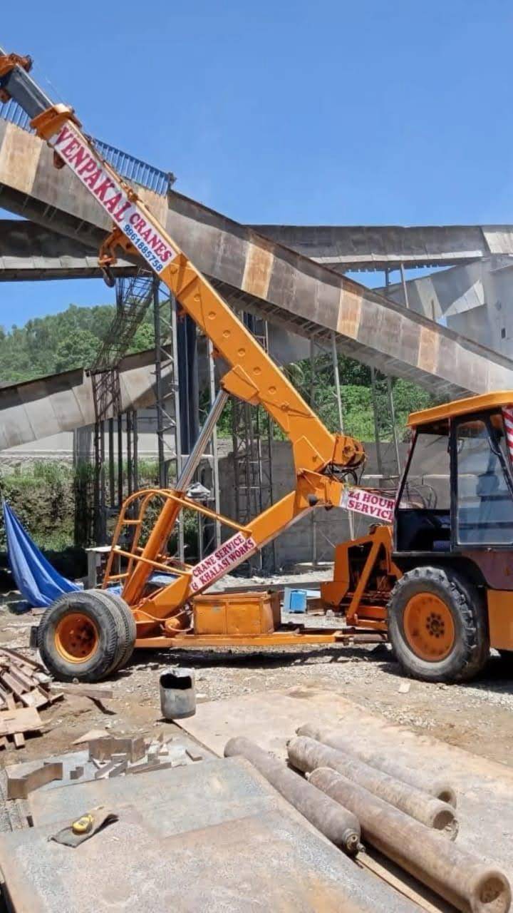 Venpakal crane service