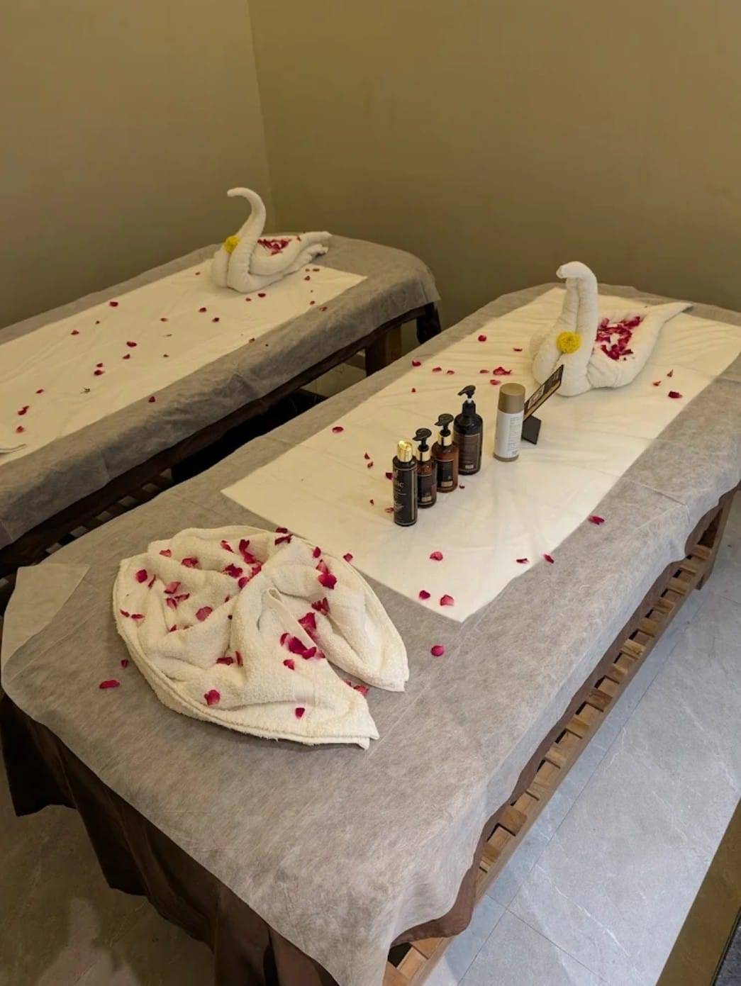 Vedic Premium Spa - Chandkheda