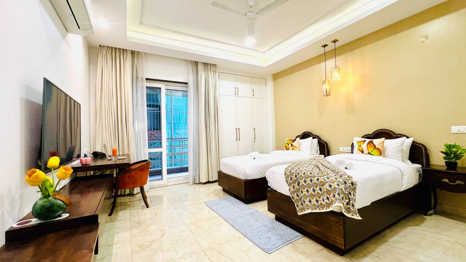 Bluo Medicity Hotel Gurgaon
